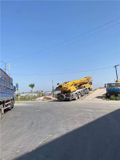 裕安区25吨吊车的租赁价格大概是多少？